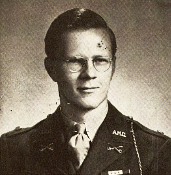 Senior photo of Samuel R. Gammon III "44 from the 1944 Longhorn