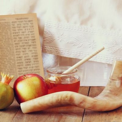 Honey, apples, and pomegranates are eaten to celebrate Rosh Hashanah